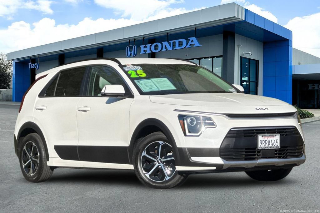 Used 2025 Kia Niro EX