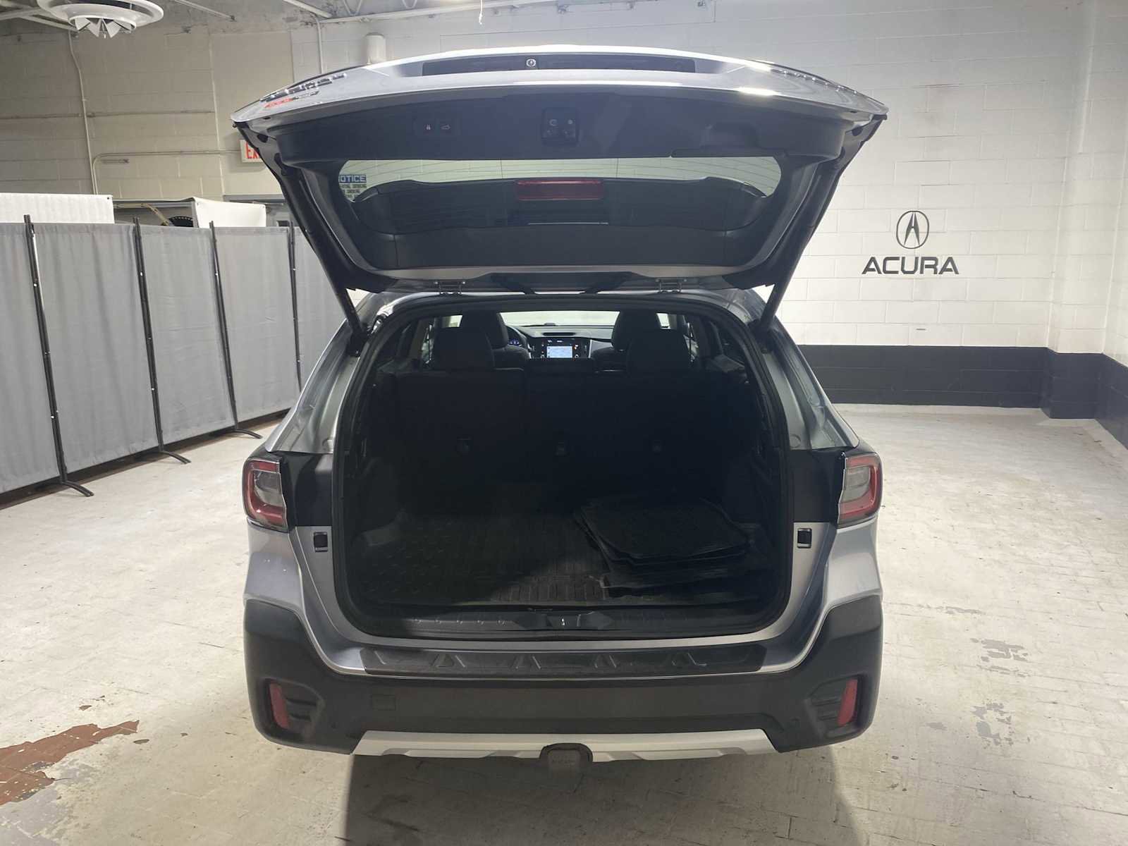 Used 2020 Subaru Outback Limited image 19