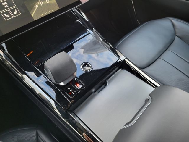 Used 2025 Land Rover Range Rover Sport SE image 34