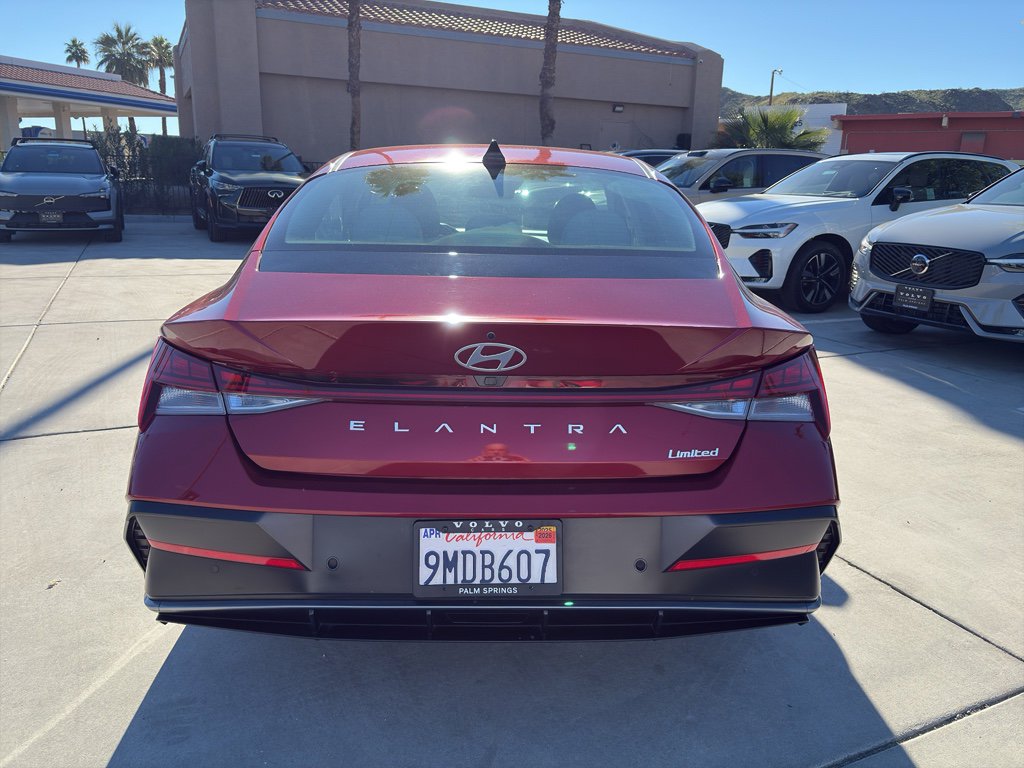 Used 2024 Hyundai Elantra Limited image 5