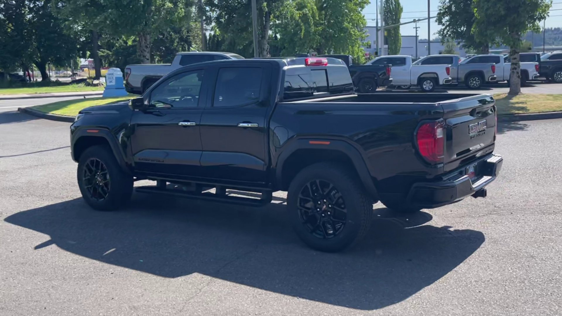 New 2025 GMC Canyon Denali w/ LPO, Denali Black Edition image 75