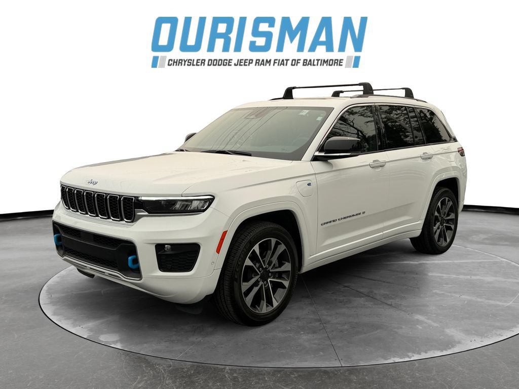 Used 2023 Jeep Grand Cherokee Overland w/ Luxury Tech Group IV AWD/4WD image 2