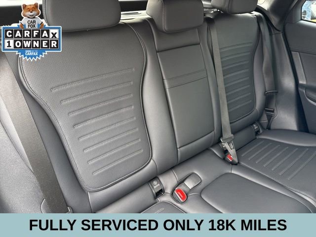 Used 2025 Mercedes-Benz GLC 300 4MATIC image 24