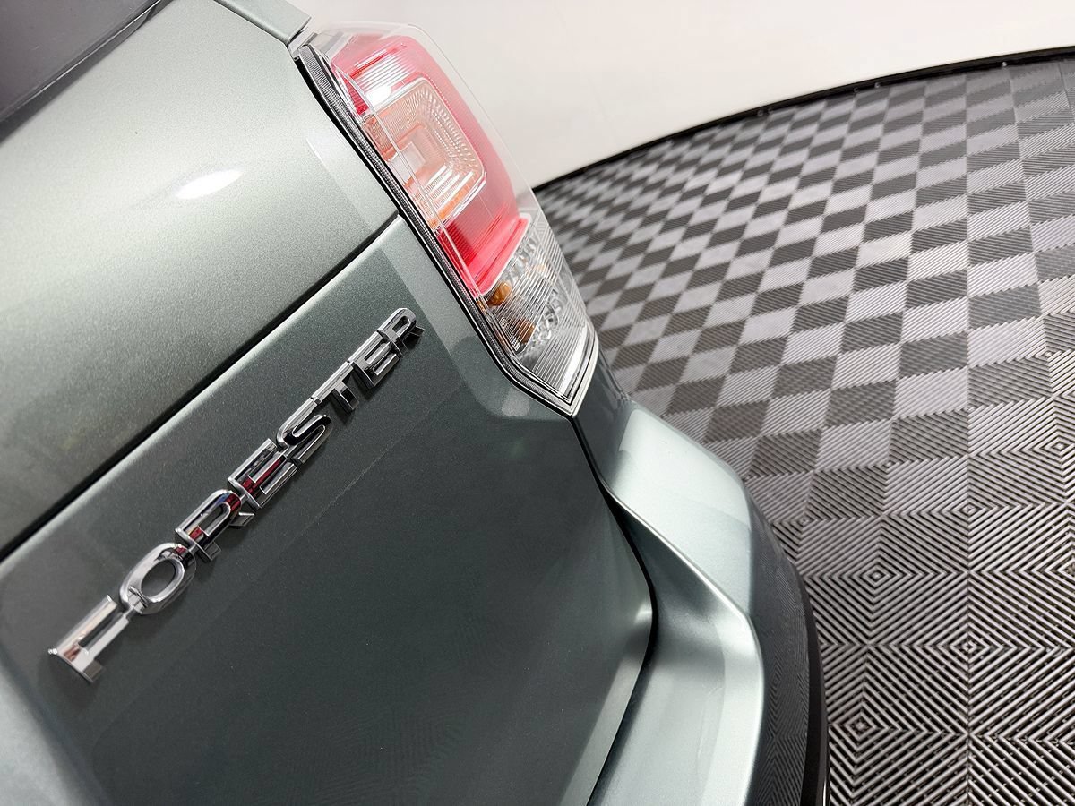 Used 2018 Subaru Forester 2.5i Premium AWD/4WD image 11
