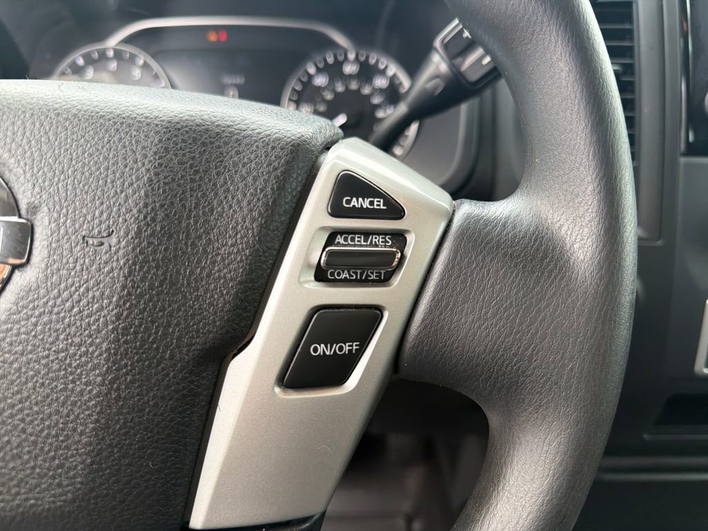 Used 2022 Nissan Titan S image 23