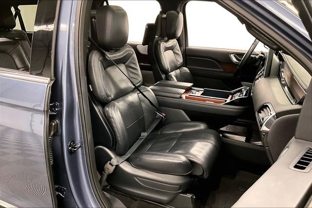Used 2023 Lincoln Navigator L Reserve image 8
