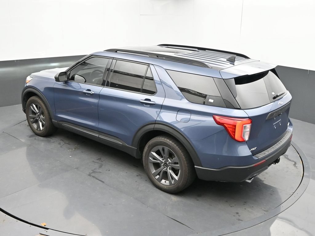 Used 2021 Ford Explorer XLT w/ Equipment Group 202A AWD/4WD image 30