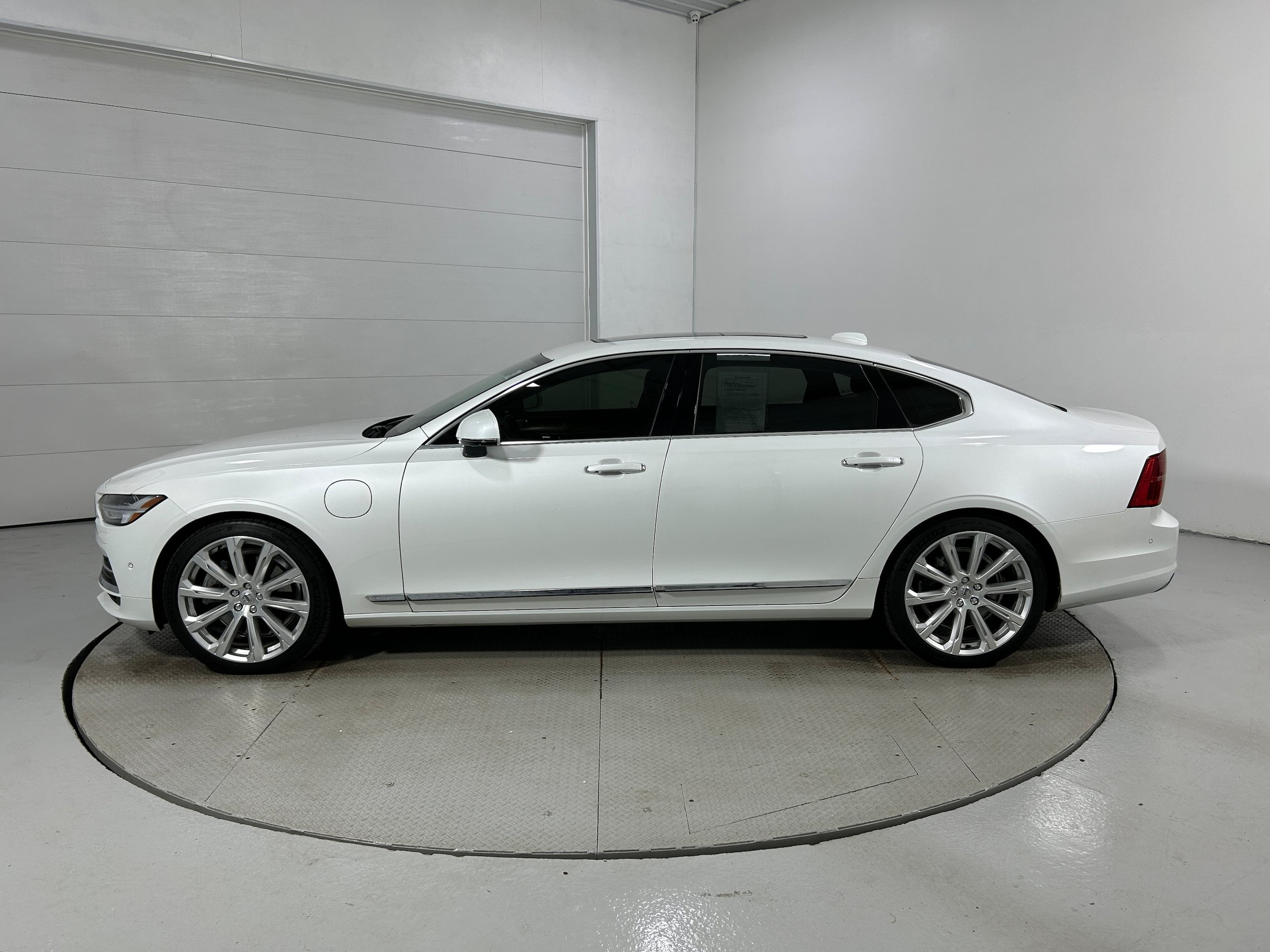 Used 2018 Volvo S90 T8 Inscription w/ Luxury Package AWD/4WD image 21