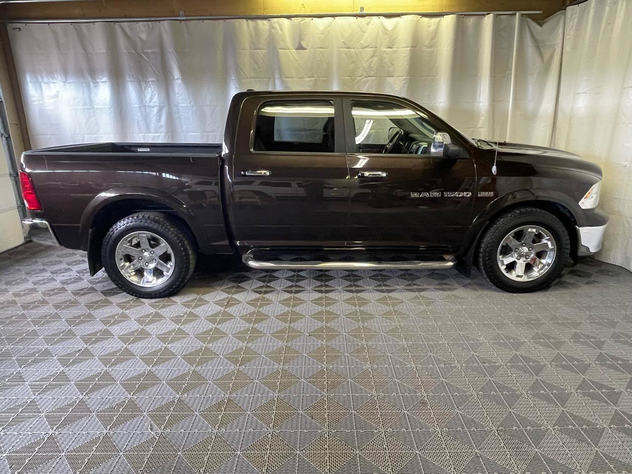 Used 2011 RAM 1500 Laramie AWD/4WD image 6