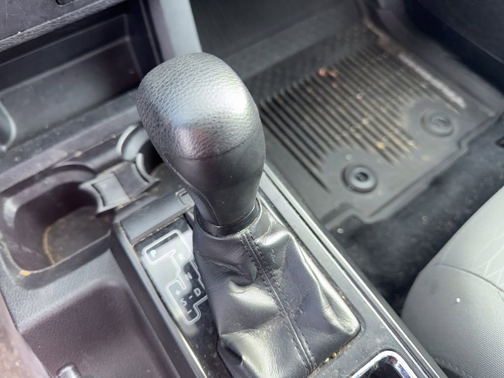 Used 2018 Toyota Tacoma SR image 10
