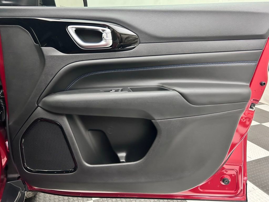 New 2026 Jeep Compass Latitude image 16