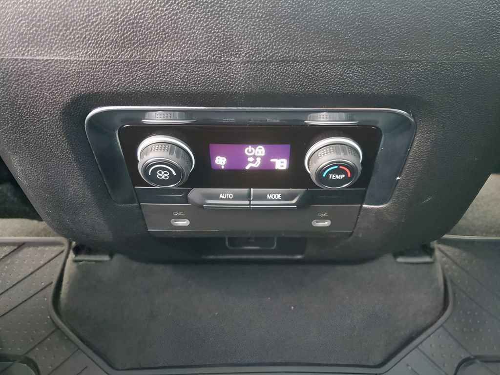 Used 2023 Chevrolet Suburban RST image 21