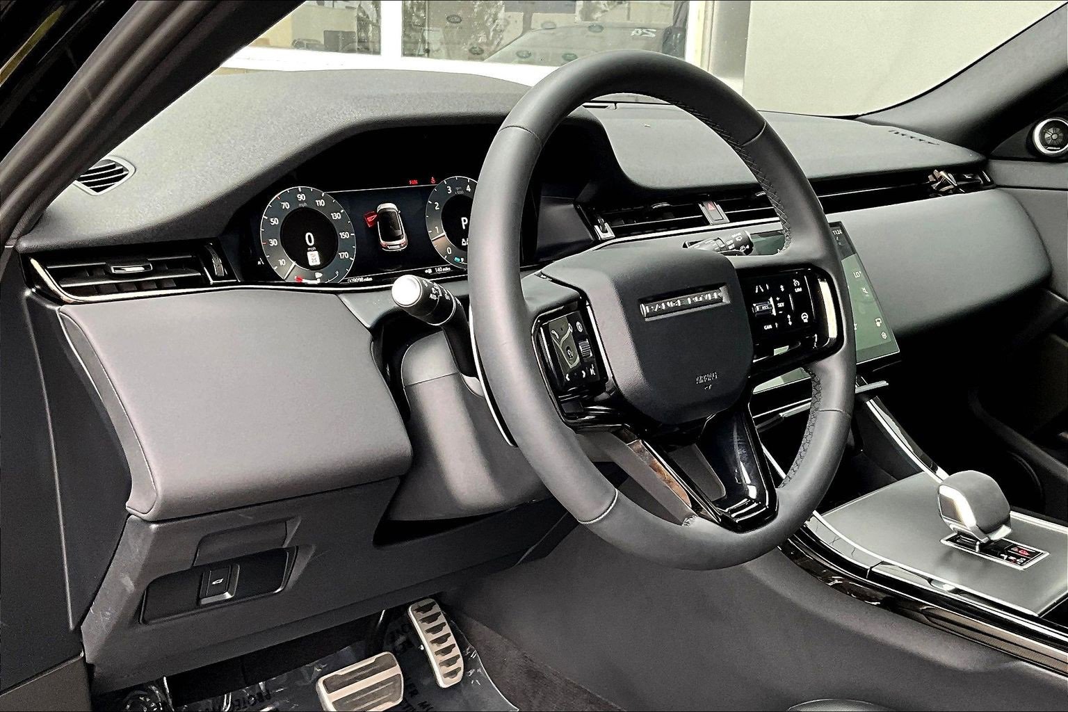 Used 2024 Land Rover Range Rover Evoque Dynamic SE image 14