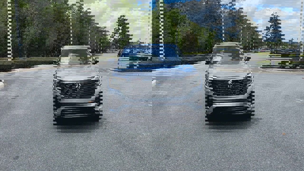 New 2025 Volkswagen Atlas Cross Sport SEL R-Line image 3