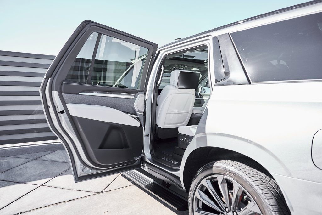 Used 2026 Cadillac Escalade V image 34