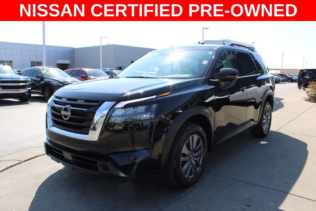 Certified 2024 Nissan Pathfinder SV image 3