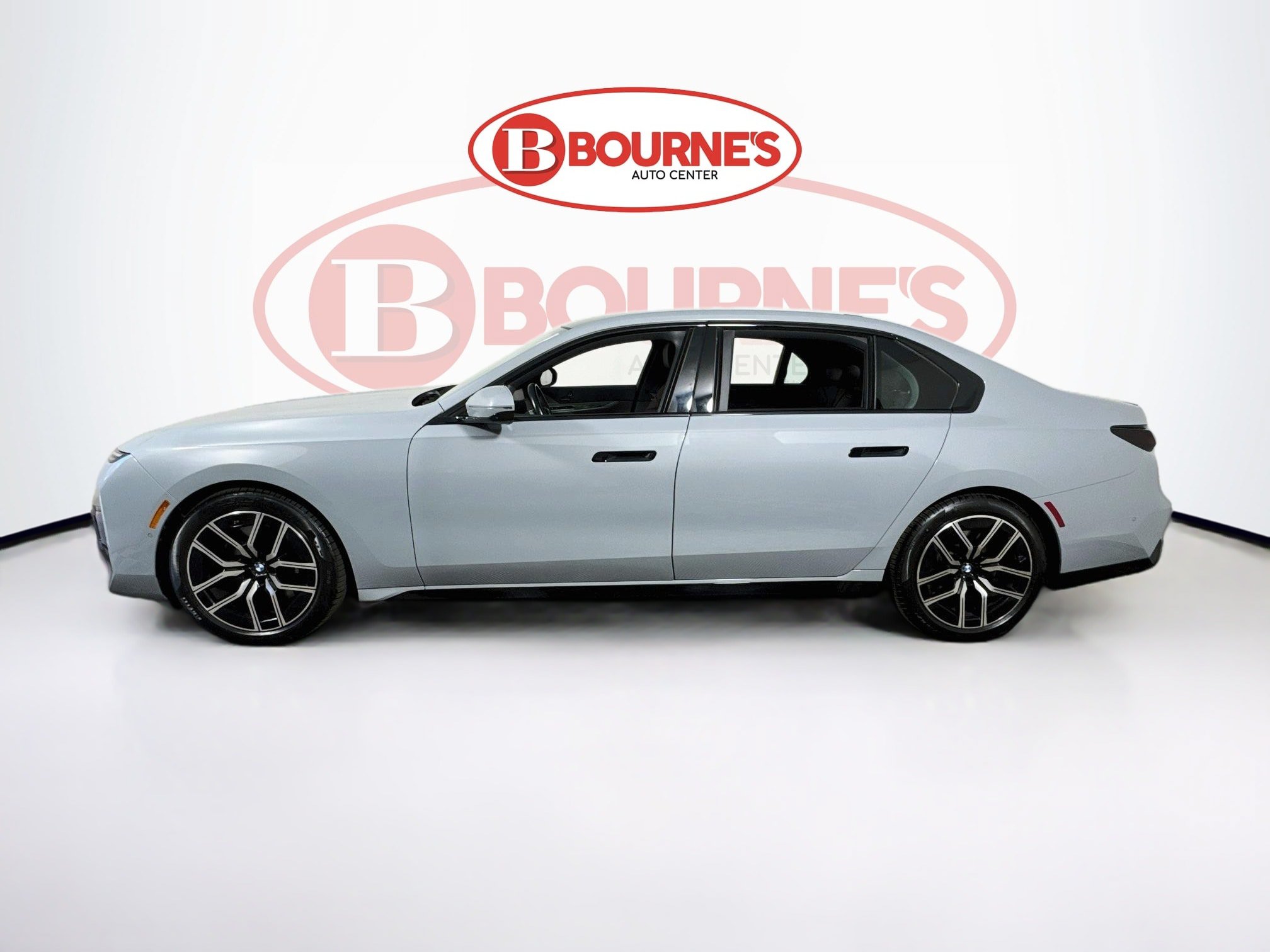 Used 2023 BMW 760i xDrive AWD/4WD image 9