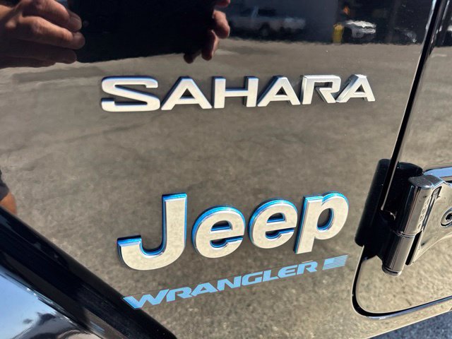 Used 2024 Jeep Wrangler Unlimited Sahara AWD/4WD image 8
