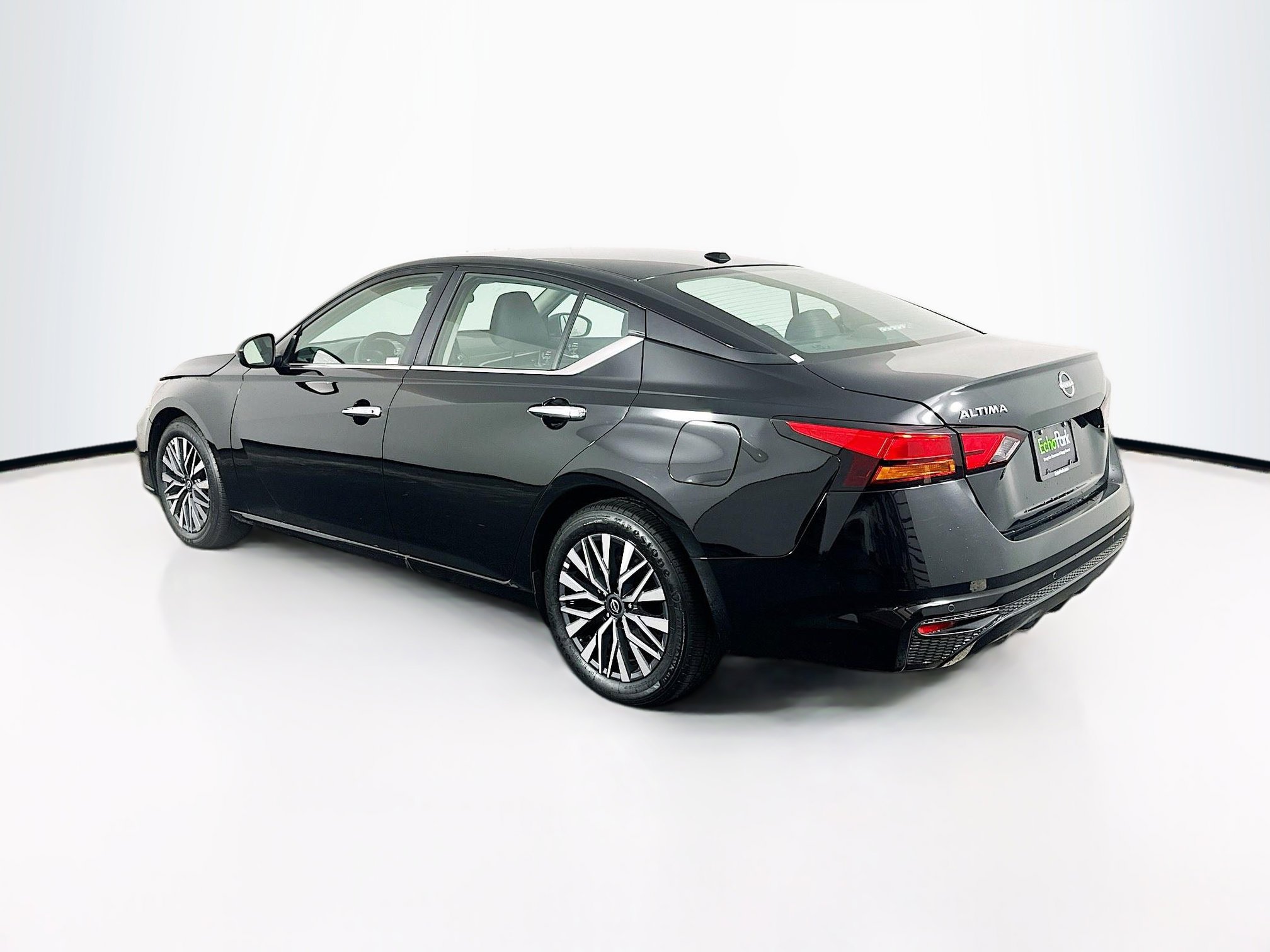 Used 2025 Nissan Altima 2.5 SV image 5
