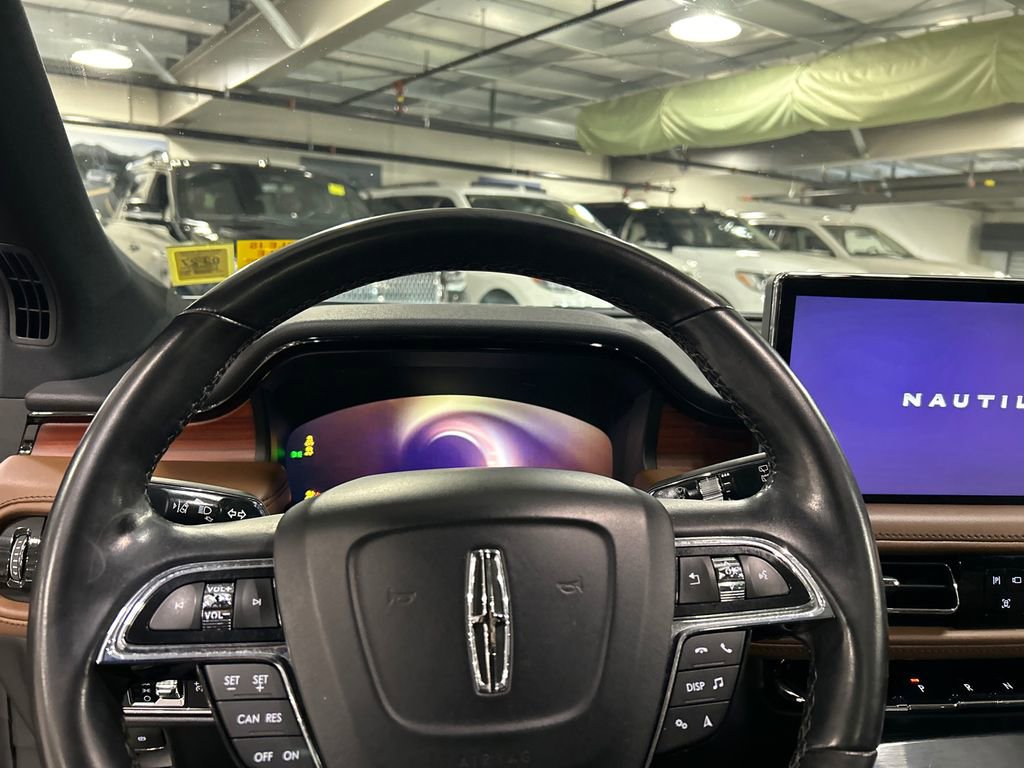 Certified 2022 Lincoln Nautilus Reserve AWD/4WD image 12