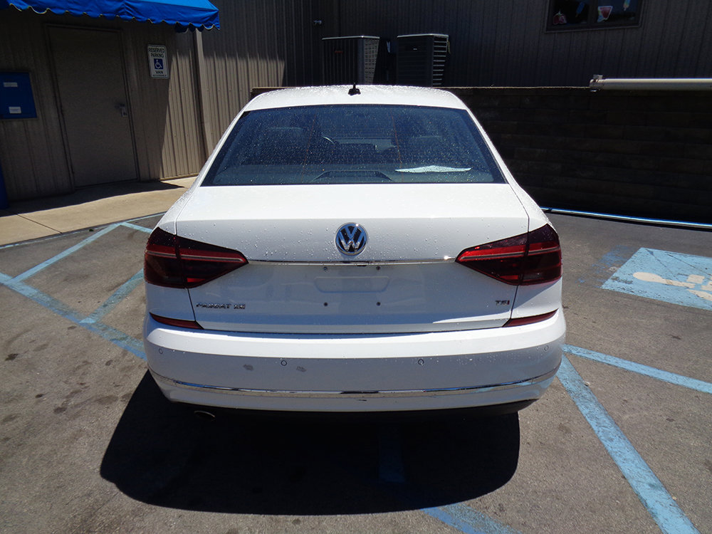 Used 2018 Volkswagen Passat 2.0T SE FWD image 7