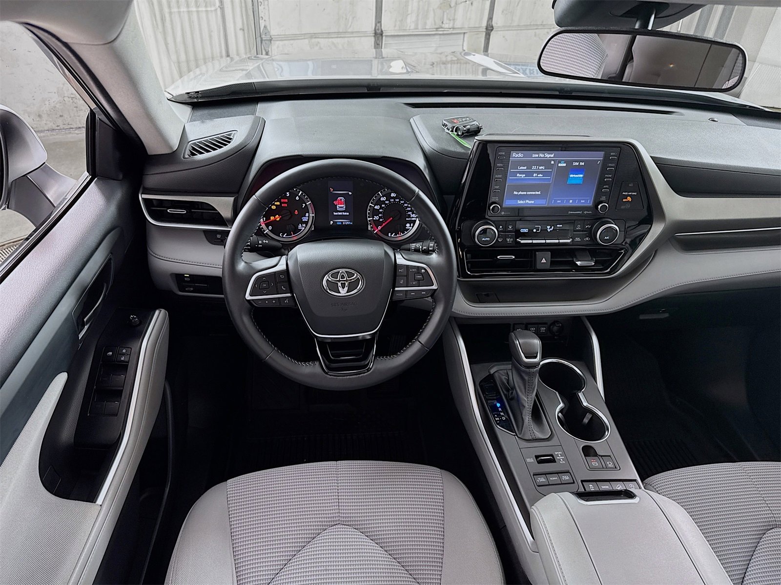 Certified 2021 Toyota Highlander LE image 14