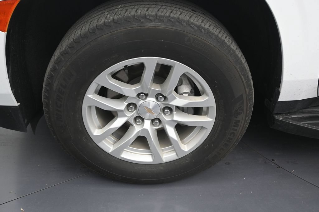 Used 2024 Chevrolet Tahoe LS RWD image 9