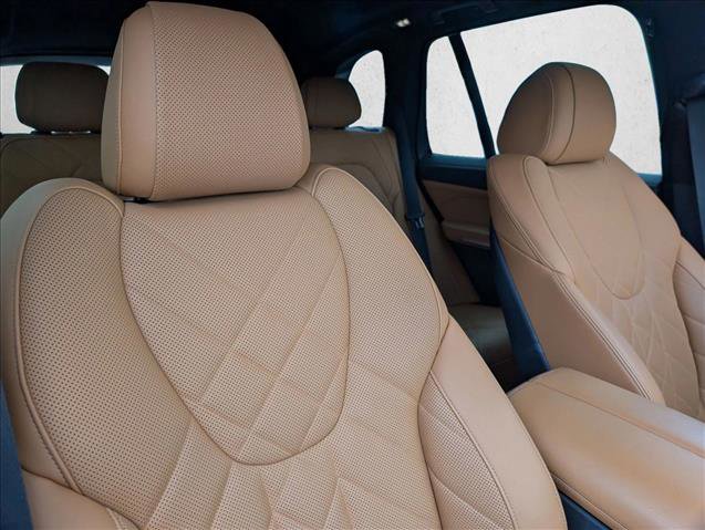 Used 2023 BMW X5 xDrive40i w/ Parking Assistance Package AWD/4WD image 19