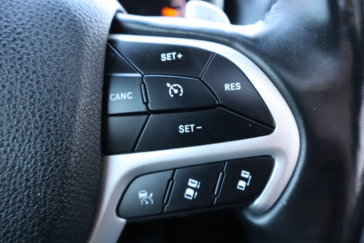 Used 2018 Jeep Grand Cherokee Summit w/ Platinum Series Group AWD/4WD image 31