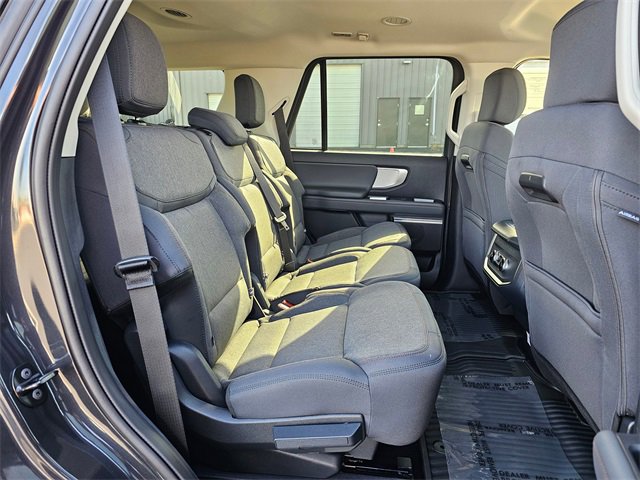 New 2025 Ford Expedition Active image 14