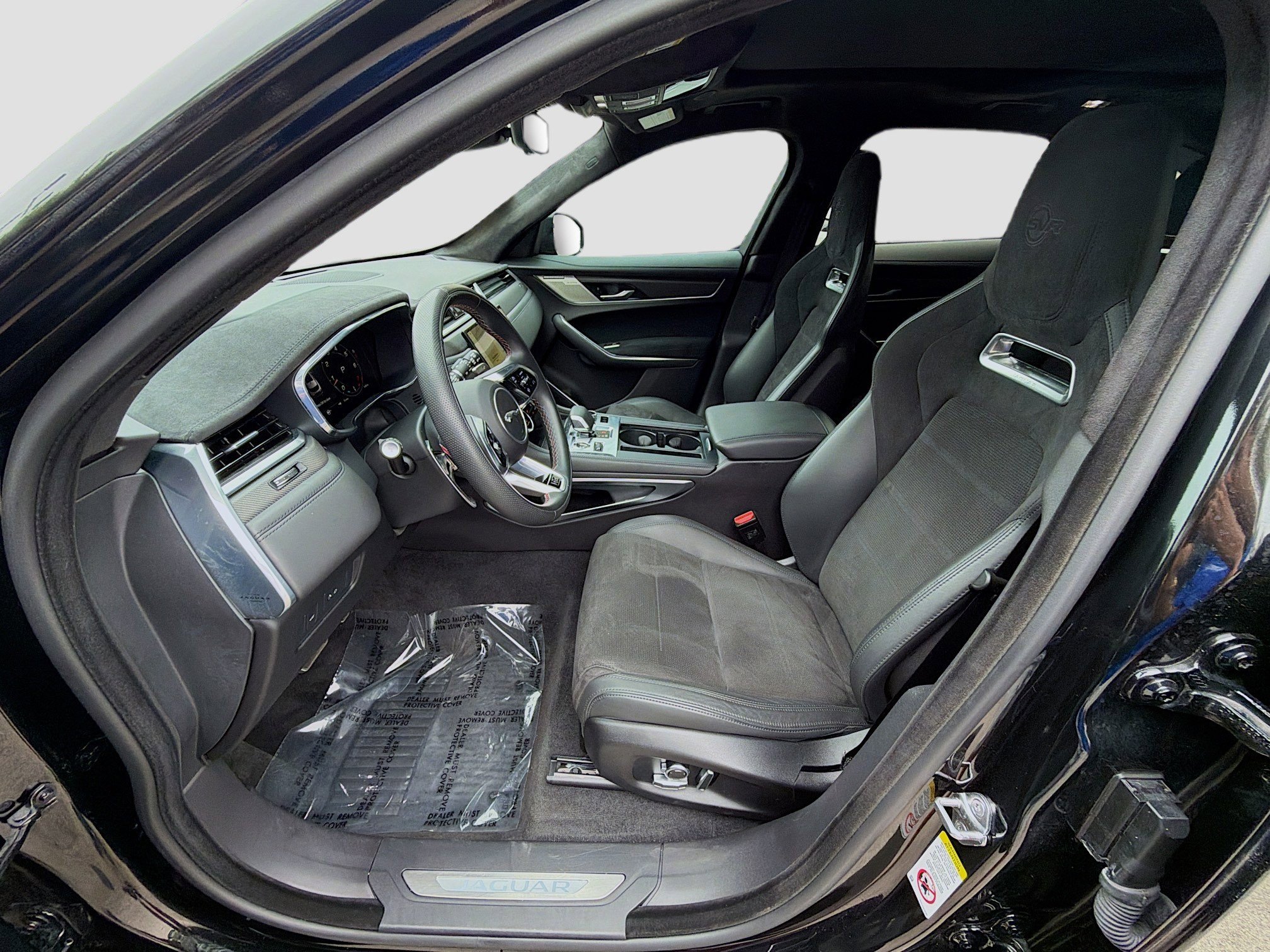 Used 2024 Jaguar F-PACE SVR AWD/4WD image 17