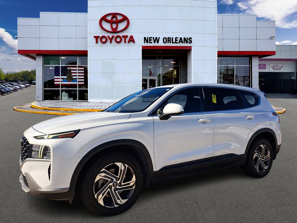 Used 2023 Hyundai Santa Fe SE image 2