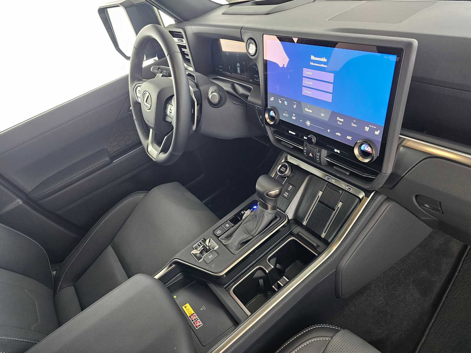 Used 2025 Lexus GX 550 w/ Accessory Package (31) image 11