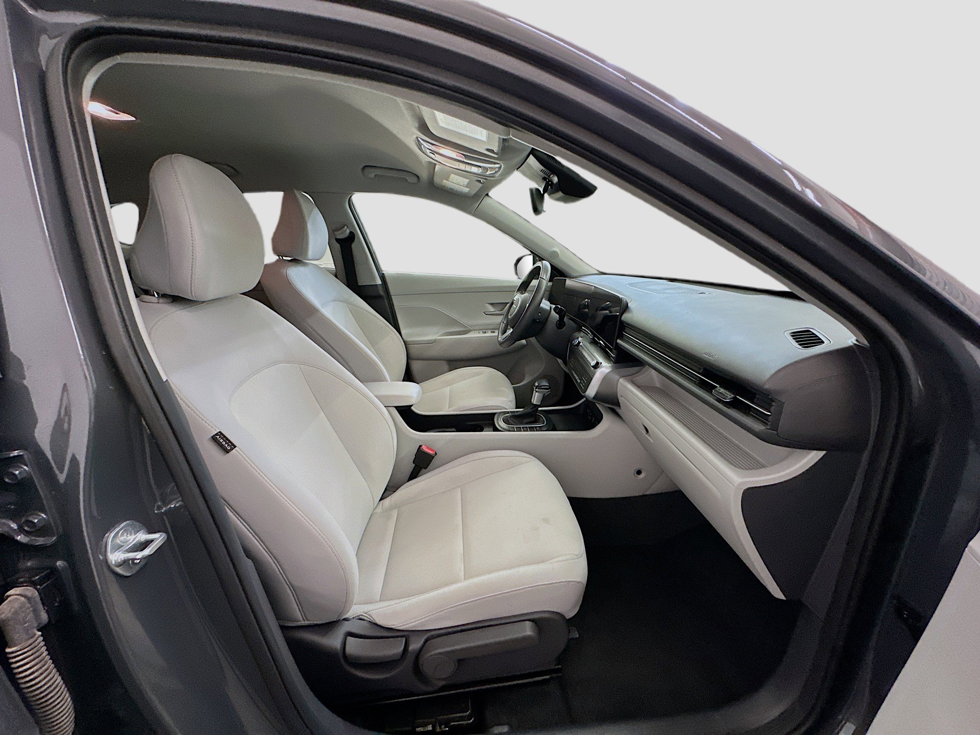 Used 2025 Hyundai Kona SEL image 32