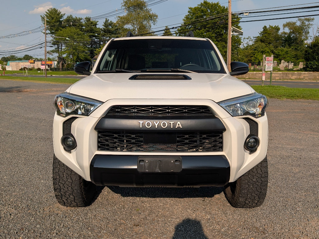 Used 2020 Toyota 4Runner Venture w/ Moonroof Package AWD/4WD image 2