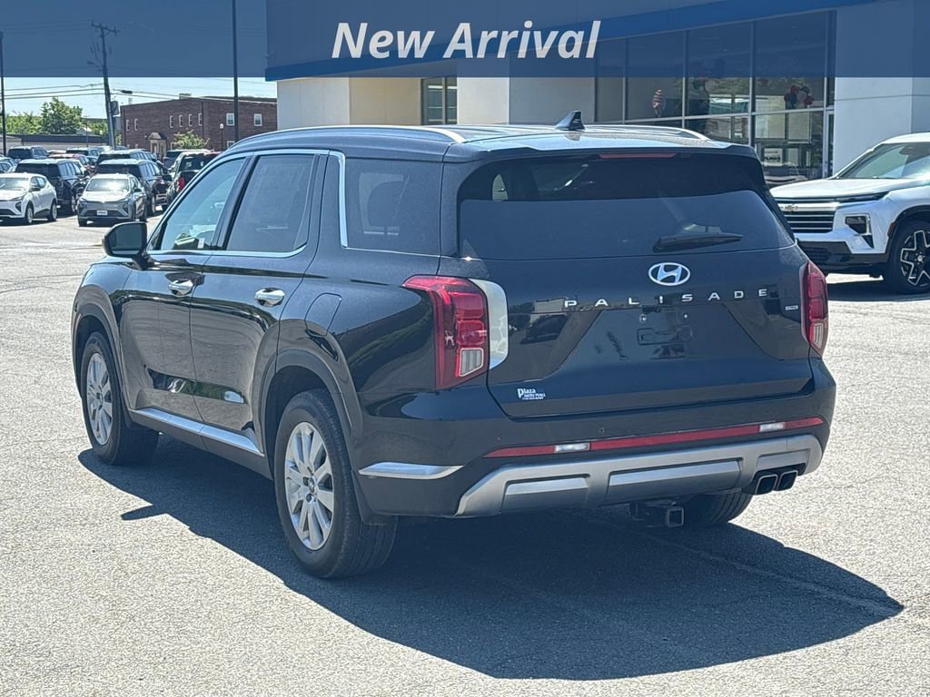 Used 2023 Hyundai Palisade SEL w/ Cargo Package AWD/4WD image 2