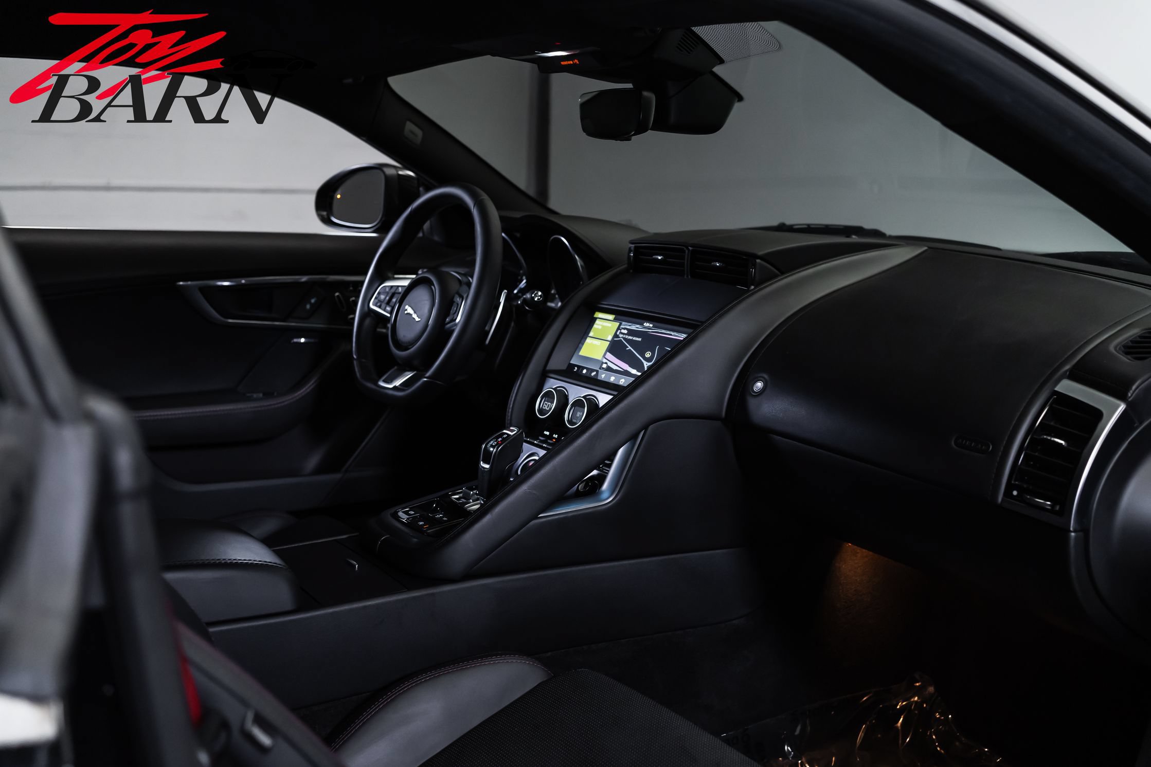 Used 2019 Jaguar F-TYPE Coupe RWD image 38