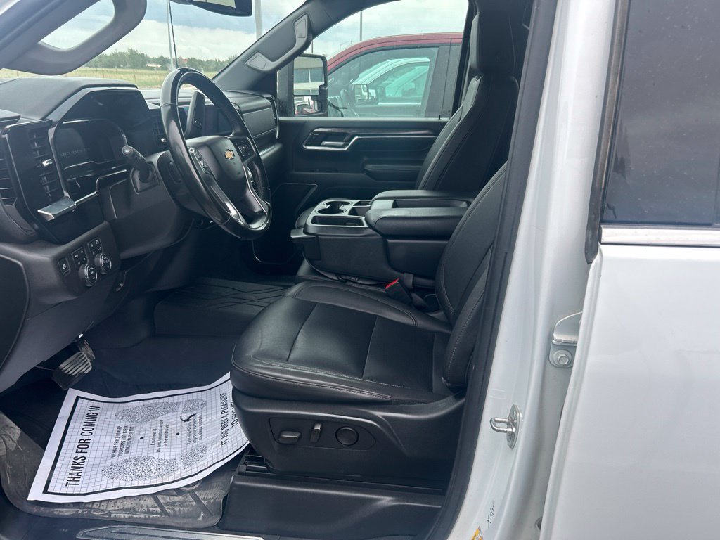 Used 2024 Chevrolet Silverado 2500 LTZ AWD/4WD image 10