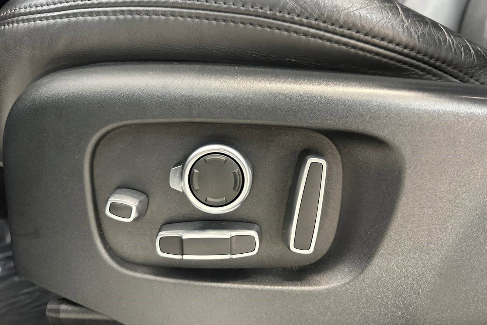 Used 2019 Land Rover Range Rover Sport HSE Dynamic image 14