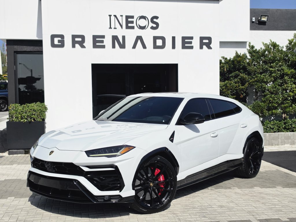 Used 2022 Lamborghini Urus AWD/4WD image 2