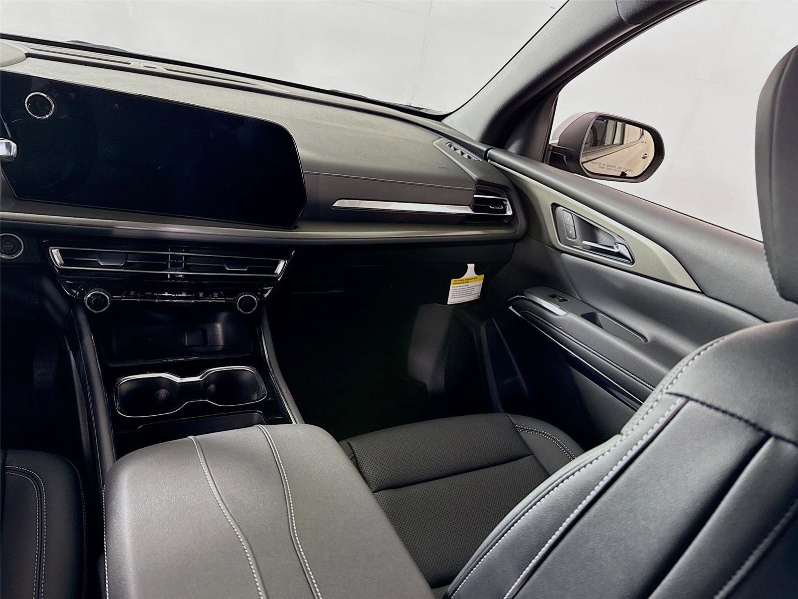 New 2026 Chevrolet Traverse LT w/ Driver Confidence Package image 17