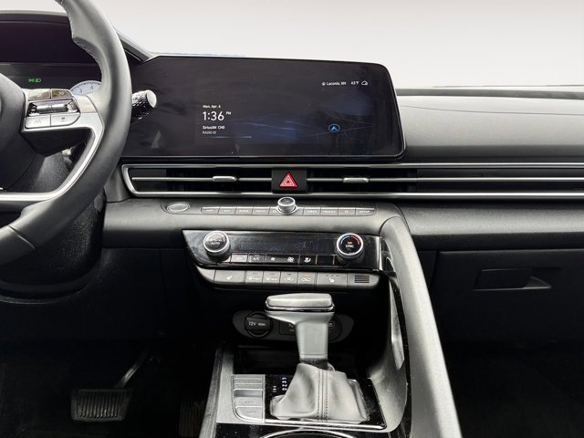 Used 2023 Hyundai Elantra SEL w/ Convenience Package image 12