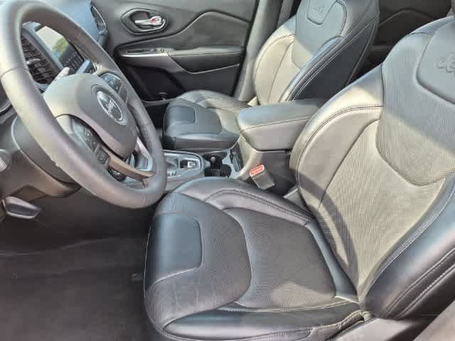 Used 2022 Jeep Cherokee Latitude Lux w/ Sun & Sound Group AWD/4WD image 16