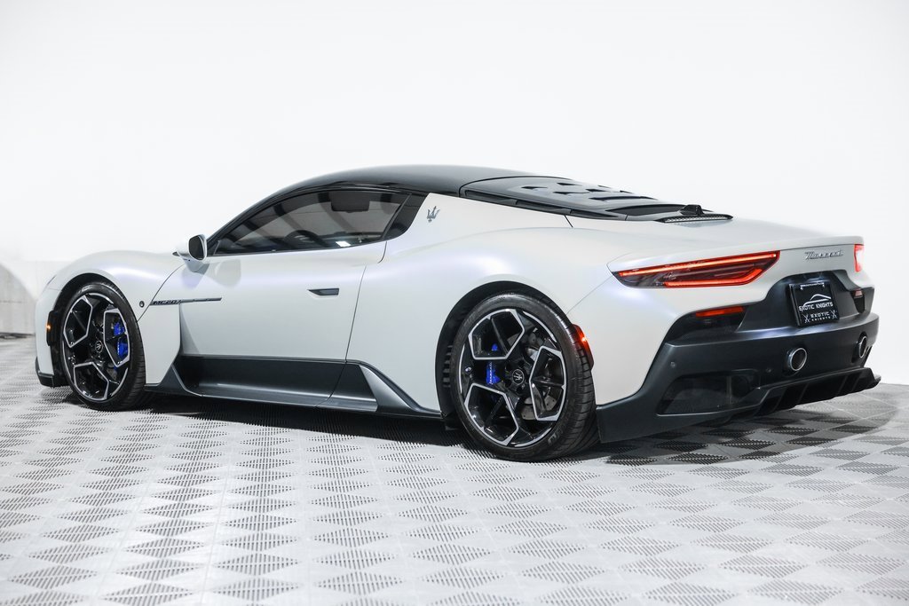 Used 2022 Maserati MC20 Coupe image 16