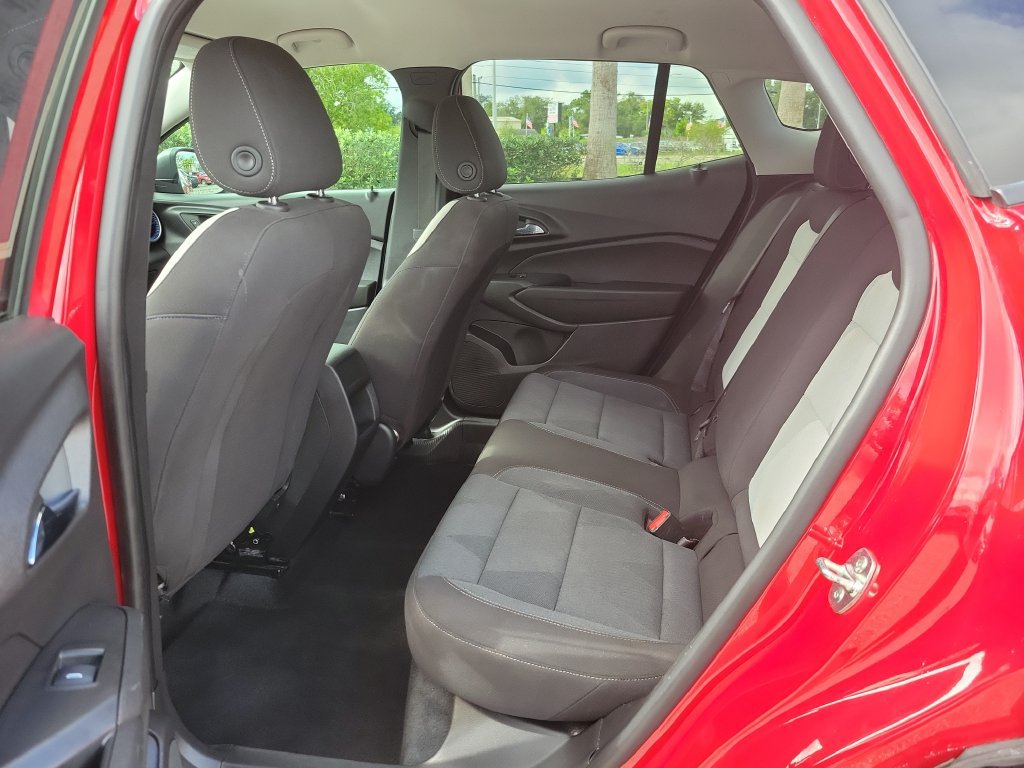 Used 2026 Chevrolet Trax LS FWD image 9