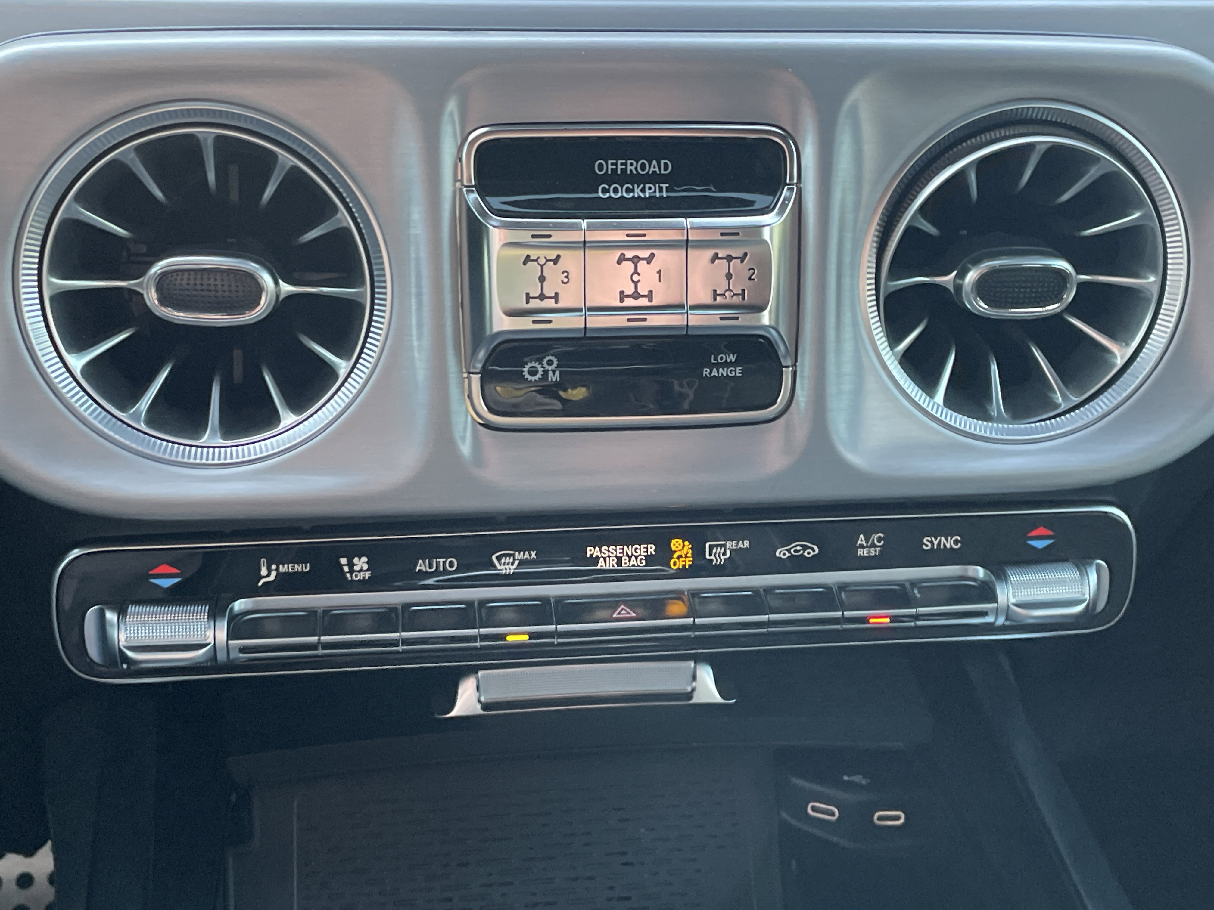 Certified 2025 Mercedes-Benz G 63 AMG 4MATIC image 32