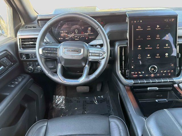 Used 2025 GMC Yukon Denali AWD/4WD image 15