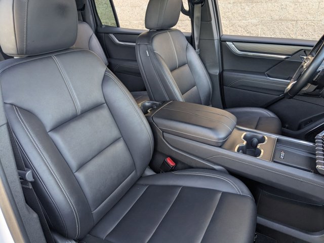 Used 2024 GMC Acadia Elevation image 22