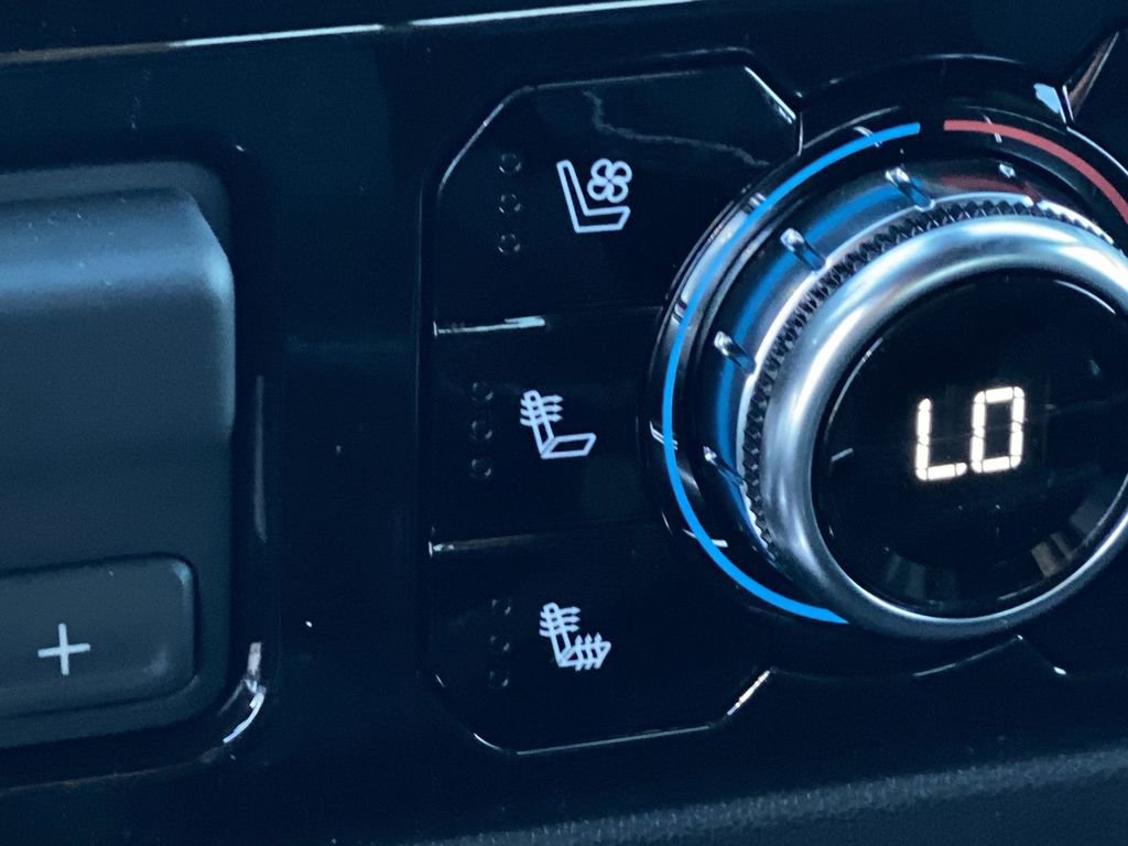 New 2026 GMC Sierra 3500 SLT w/ SLT Convenience Package image 28