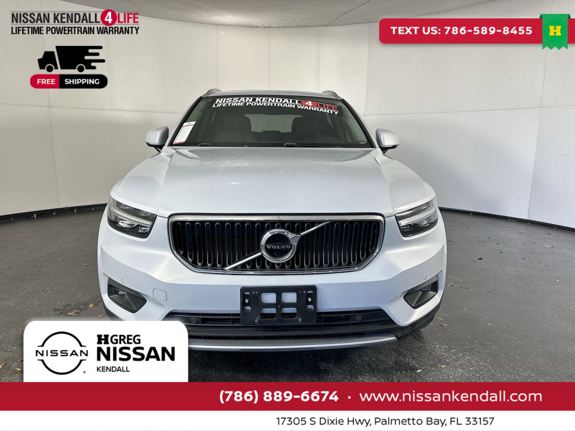 Used 2021 Volvo XC40 T4 Momentum w/ Protection Package Premier image 4